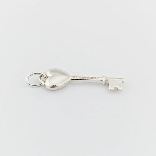 Pendentif Tiffany & Co Return to Tiffany - Pendentif clé cœur en argent 925 et diamant 58 Facettes 32314