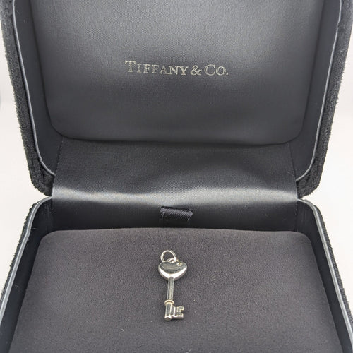 Pendentif Tiffany & Co Return to Tiffany - Pendentif clé cœur en argent 925 et diamant 58 Facettes 32314