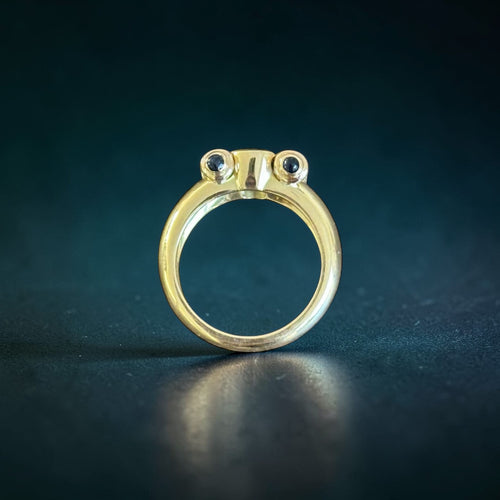 Bague 56 Bague saphir et diamants baguettes en or jaune 18 carats 58 Facettes 342