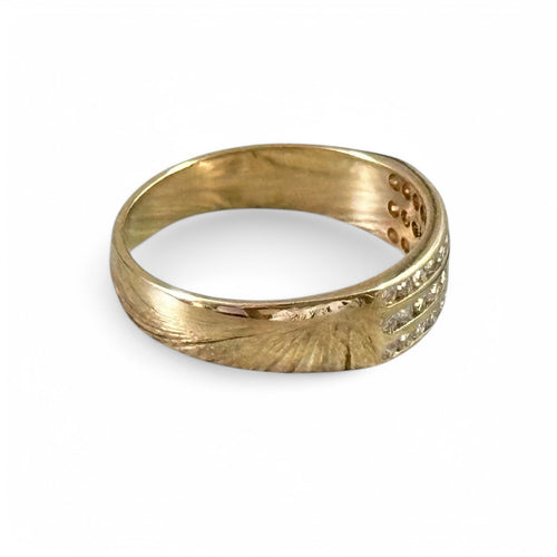 Bague 50 Bague jonc en or jaune 18 carats et diamants 58 Facettes 331