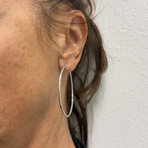 Boucles d'oreilles Boucles d’oreilles créoles grandes en or blanc 18 ct 58 Facettes 30003