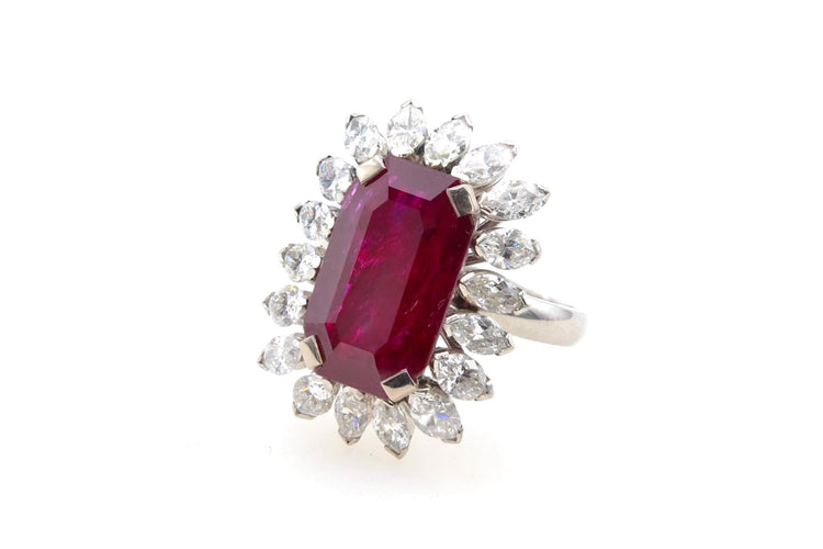 Bague Bague rubis birman 10,80 carats et diamants navette 58 Facettes 26470dv