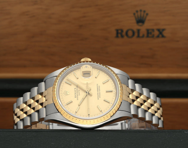 Montre Rolex Oyster Perpetual Date 15223 - Montre automatique en or/acier 58 Facettes ROL/OPD/291