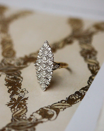 Bague 59 Bague marquise navette en or jaune 750 et diamants 58 Facettes A11943