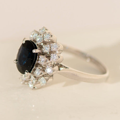 Bague 53 Bague vintage en or blanc 14 carats avec saphir bleu et diamants 58 Facettes