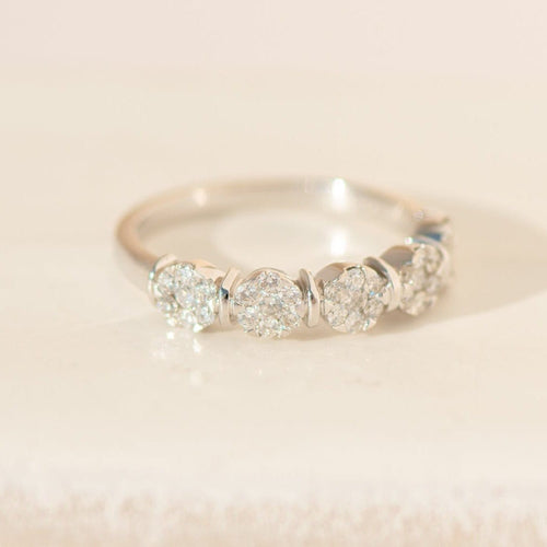 Bague 54 Bague à diamants motif floral en or blanc 14 carats, taille 54 58 Facettes