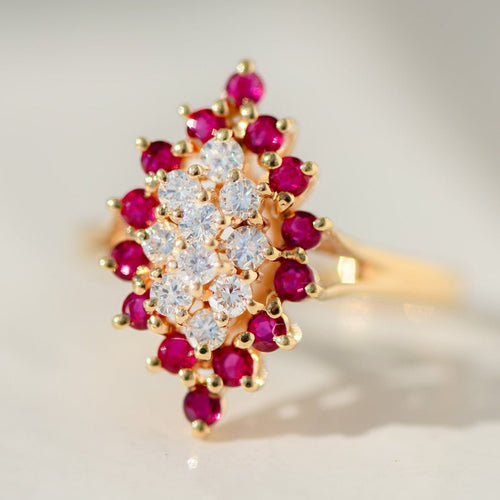 Bague 61.5 Bague cocktail vintage en or jaune 14 ct avec rubis et diamants 58 Facettes