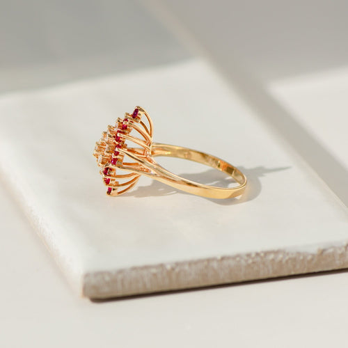 Bague 61.5 Bague cocktail vintage en or jaune 14 ct avec rubis et diamants 58 Facettes