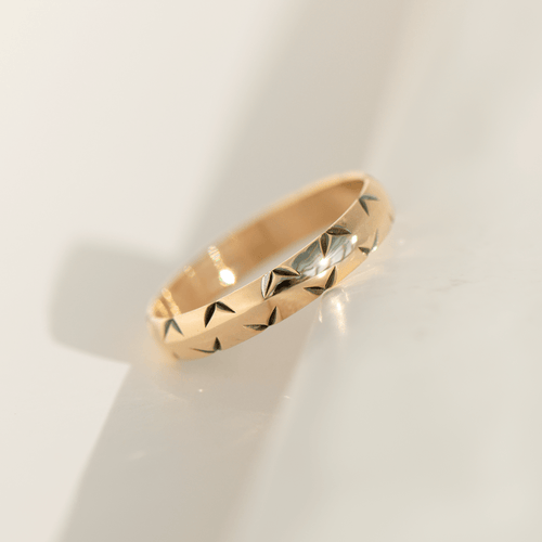 Bague 55 Bague alliance vintage en or jaune 14 carats gravée 58 Facettes
