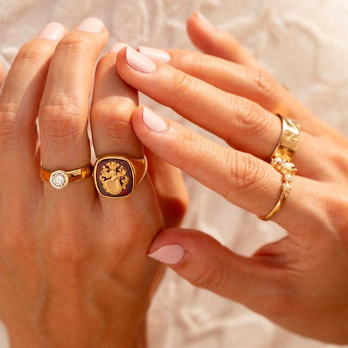 Bague 55.5 Bague chevalière vintage - Wappenring en or jaune 18 carats et rubis synthétique 58 Facettes