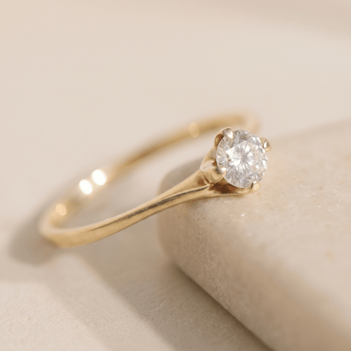 Bague 59 Solitaire - Bague en or jaune 14K avec diamant 58 Facettes HJ250118