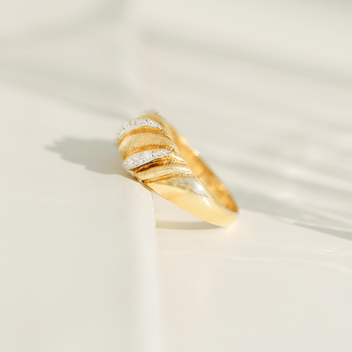 Bague 58 Bague vague vintage en or jaune 14 ct et diamants 58 Facettes