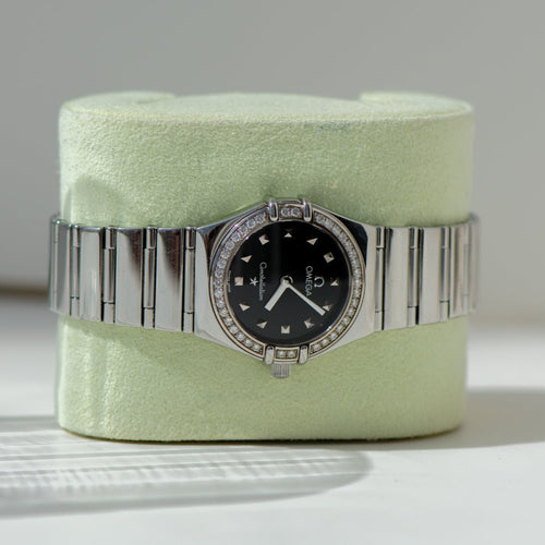 Montre Omega Constellation - Montre femme en acier inoxydable avec lunette diamantée 58 Facettes 1923