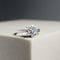 Bague 56 Bague solitaire en or blanc 585 avec diamant et brillants 58 Facettes 3026