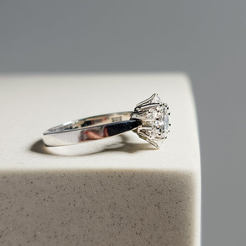 Bague 56 Bague solitaire en or blanc 585 avec diamant et brillants 58 Facettes 3026