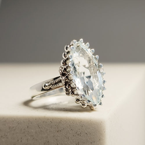 Bague 52.5 Bague antique en or blanc 18 carats avec aquamarine marquise 58 Facettes 2961