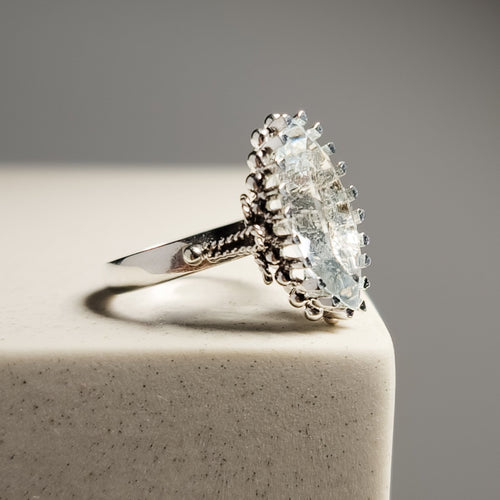 Bague 52.5 Bague antique en or blanc 18 carats avec aquamarine marquise 58 Facettes 2961