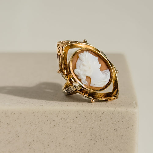 Bague 52.5 Bague camée victorienne en or 14 ct, diamants taille rose et platine 58 Facettes 2623