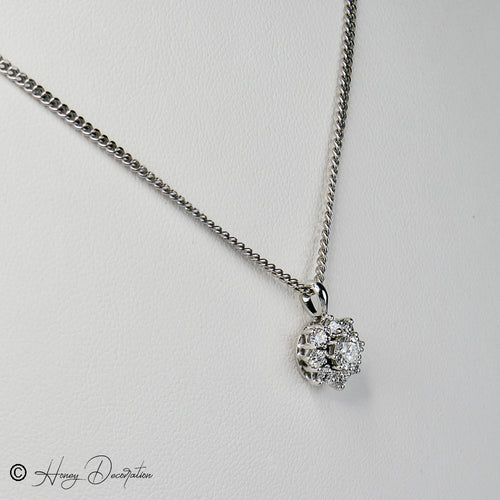 Pendentif Pendentif en or blanc serti de 9 diamants taille brillant 58 Facettes 2480