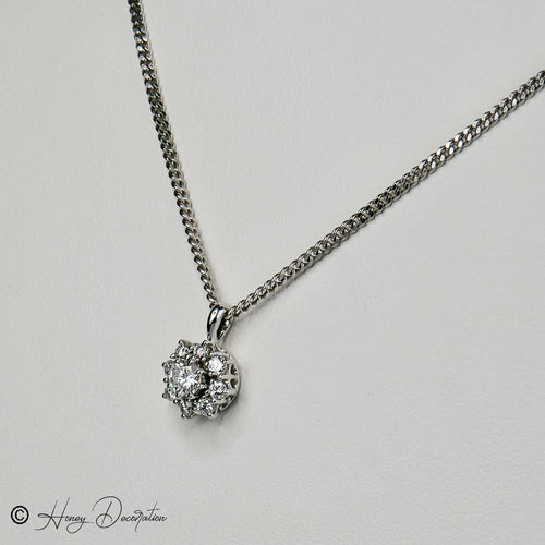 Pendentif Pendentif en or blanc serti de 9 diamants taille brillant 58 Facettes 2480