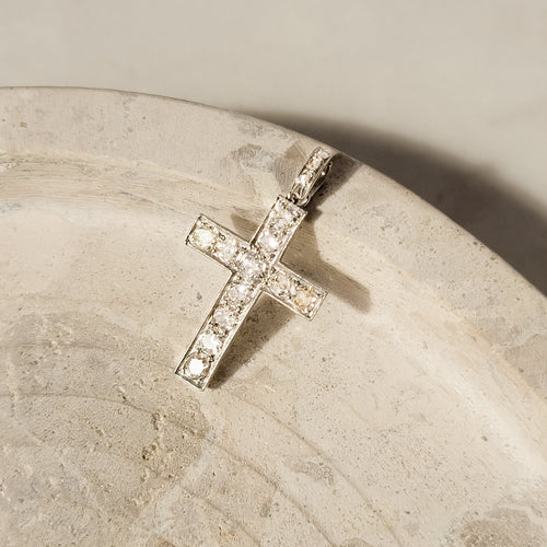Pendentif Pendentif croix ancien en or blanc 14 carats et diamants 58 Facettes 2367