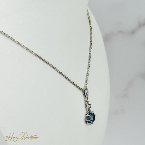 Collier Collier en or blanc 750 avec aquamarine et diamants 58 Facettes 2139