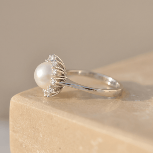 Bague 54 Vintage - Bague en or blanc avec perle Mabe et 10 diamants 58 Facettes HJ250119