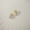 Boucles d'oreilles Boucles d'oreilles puces - Motif fleur en or blanc 14 carats et diamants 58 Facettes 2971