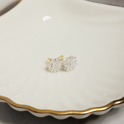 Boucles d'oreilles Boucles d'oreilles puces - Motif fleur en or blanc 14 carats et diamants 58 Facettes 2971