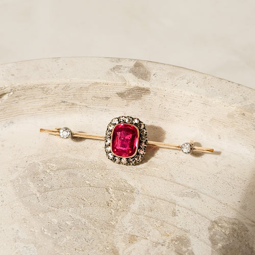 Broche Broche ancienne - 18 carats or jaune avec rubis, saphirs et diamants 58 Facettes 2656