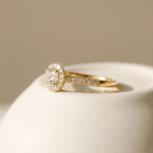 Bague 52.5 Halo - Bague en or jaune 18 carats et diamants 58 Facettes 2952