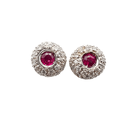 Boucles d'oreilles Paire de puces d'oreilles rubis et diamants 58 Facettes 36
