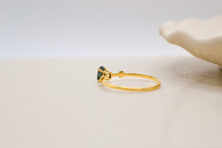 Bague 54 Bague solitaire en or jaune 18 carats et saphir 58 Facettes 3811