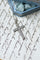 Pendentif Pendentif croix Art déco en or et platine, perles et diamants 58 Facettes