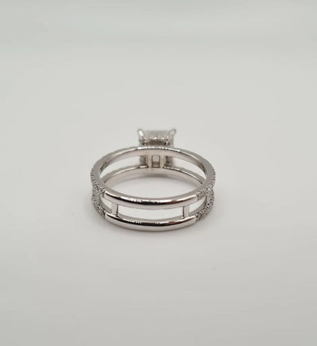 Bague 52 Bague or blanc et diamants 58 Facettes