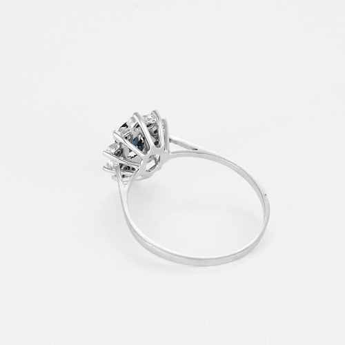 Bague 60.5 Bague marguerite en or blanc, saphir et diamants 58 Facettes 58FC103