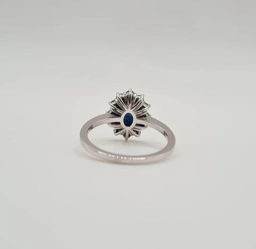 Bague 53 Bague or blanc carats sertie d'un saphir et de diamants naturels 58 Facettes