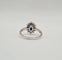 Bague 53 Bague or blanc carats sertie d'un saphir et de diamants naturels 58 Facettes