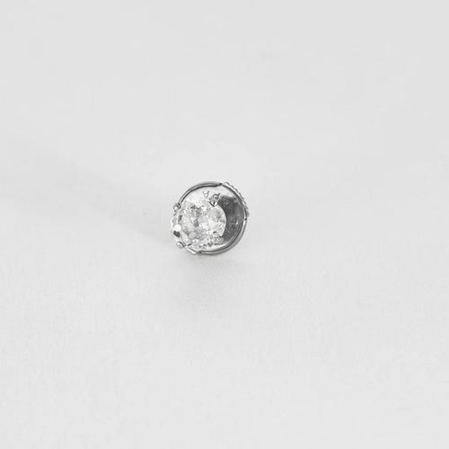 Boucles d'oreilles Paire de Boutons d'oreilles en or blanc et diamants 58 Facettes 58FC134