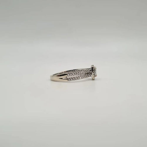 Bague 53 Bague or blanc 14 carats sertie d’un diamant rond & pavage diamants naturels 58 Facettes
