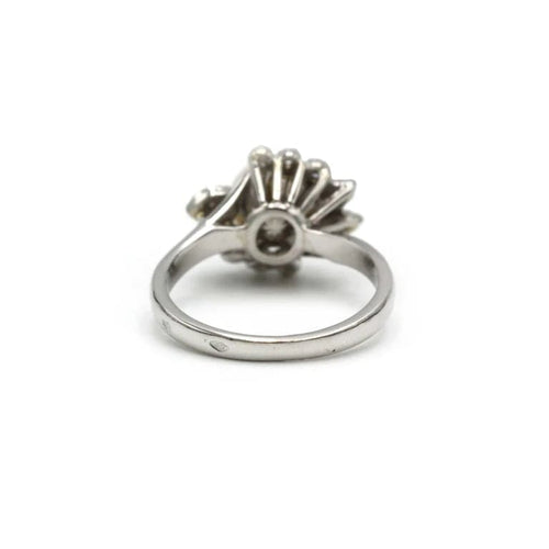 Bague 49 Bague - Or blanc, Perle et Diamants 58 Facettes 250312R