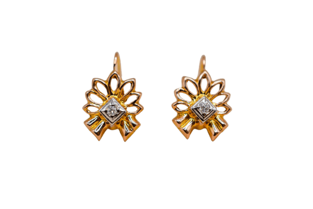Boucles d'oreilles Dormeuses florales en or jaune 18 carats et diamants 58 Facettes 3817