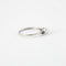 Bague 53 Bague en or blanc, diamants & perle 58 Facettes