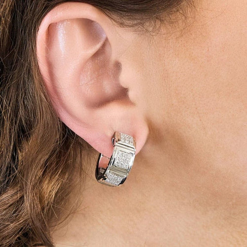 Boucles d'oreilles MAUBOUSSIN - Boucles d'oreilles or blanc, diamants et nacre 58 Facettes 58FC160