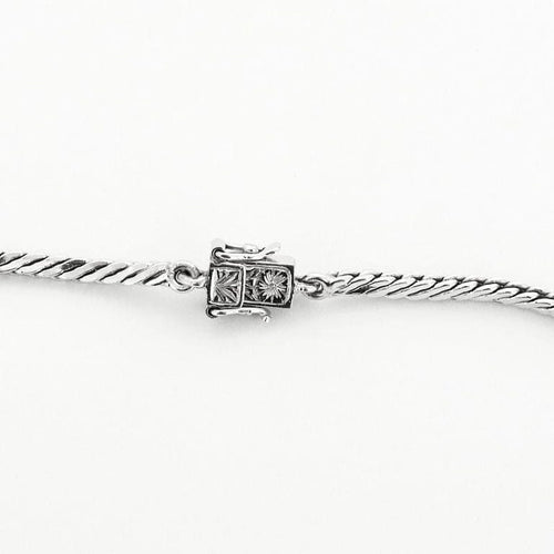 Collier Collier pendentif en or gris 18k, émeraude et diamants 58 Facettes LJ15