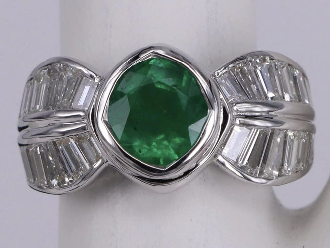 Bague Bague émeraude et diamants baguette en or blanc 58 Facettes BA-1164