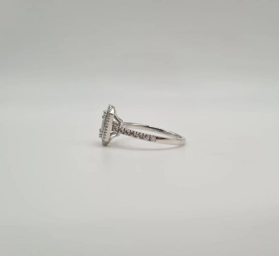 Bague 53 Bague or blanc sertie de diamants baguettes et diamants ronds 58 Facettes