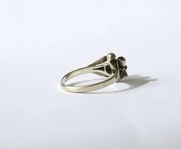 Bague 53 Bague ancienne en or blanc 18k et diamant 0,05 carat 58 Facettes