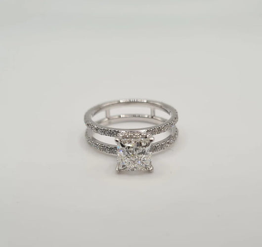 Bague 52 Bague or blanc et diamants 58 Facettes