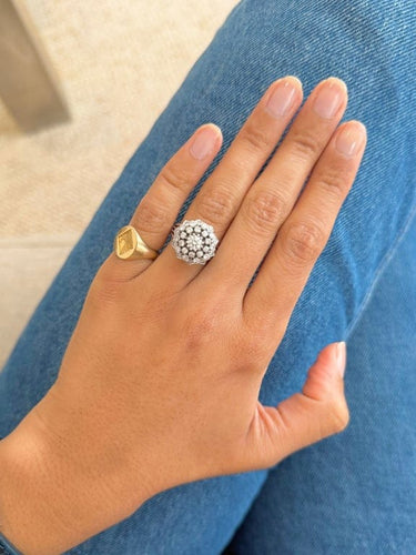 Bague 52 Bague marguerite fleur en or blanc 18 carats et diamants 58 Facettes 12Z